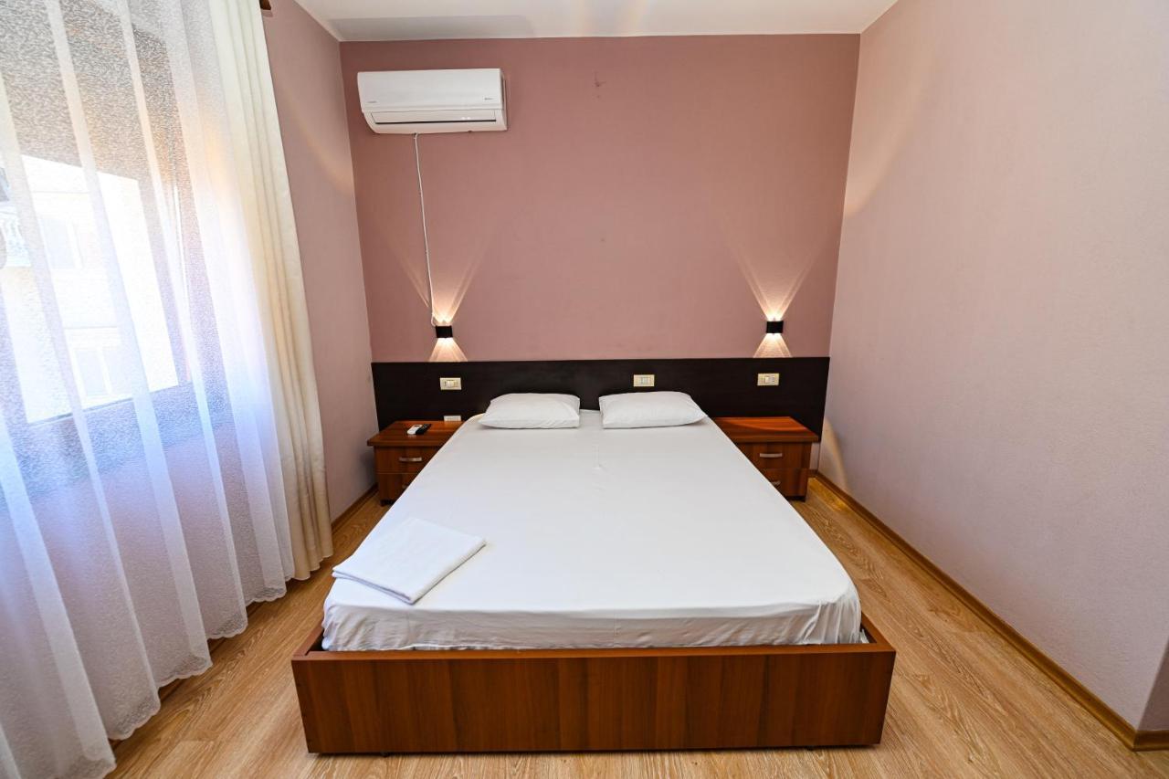 Hotel Epoka Шкодер Экстерьер фото