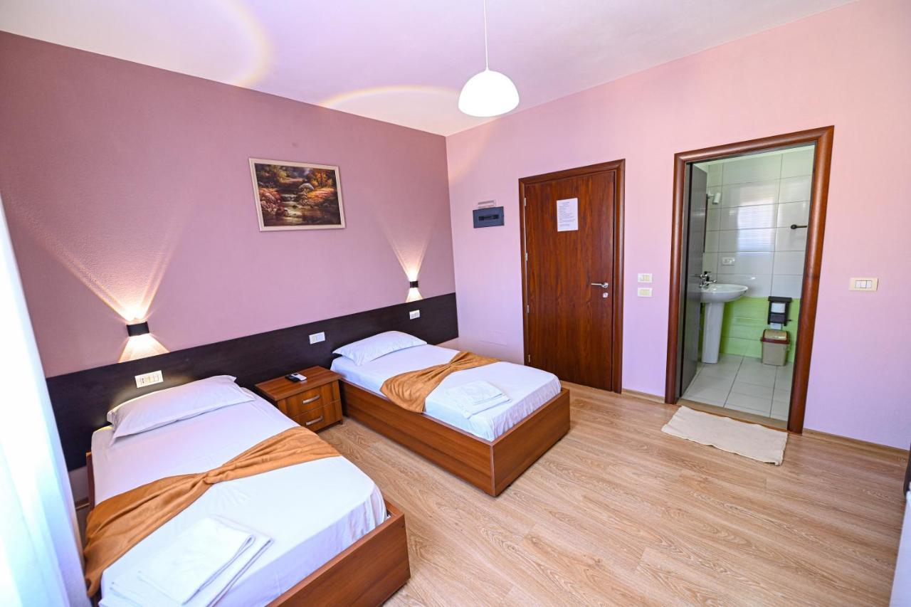 Hotel Epoka Шкодер Экстерьер фото