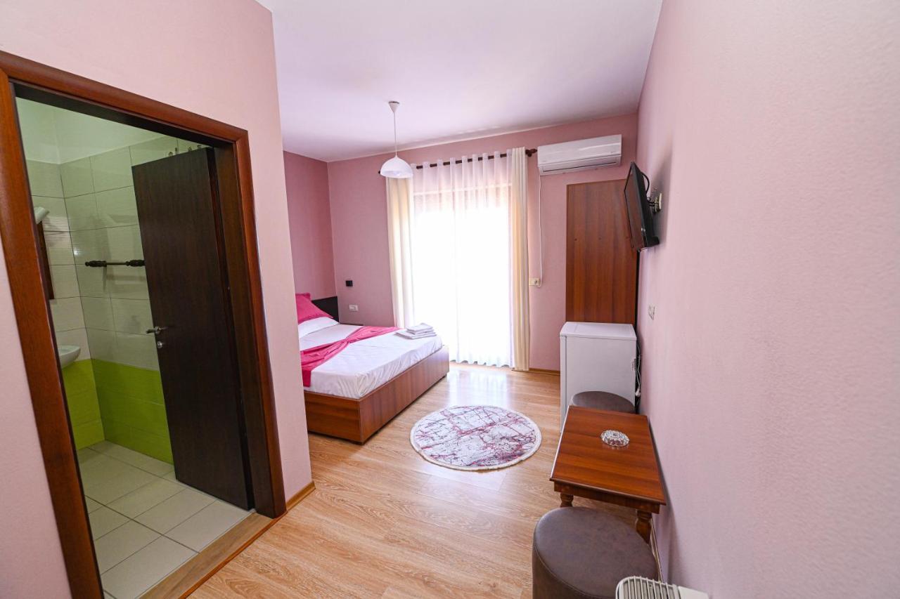 Hotel Epoka Шкодер Экстерьер фото