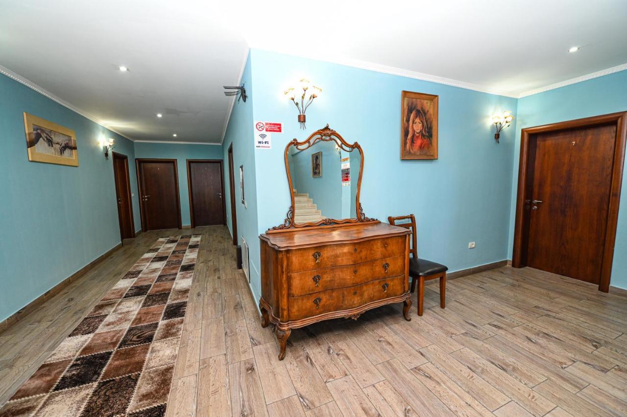 Hotel Epoka Шкодер Экстерьер фото