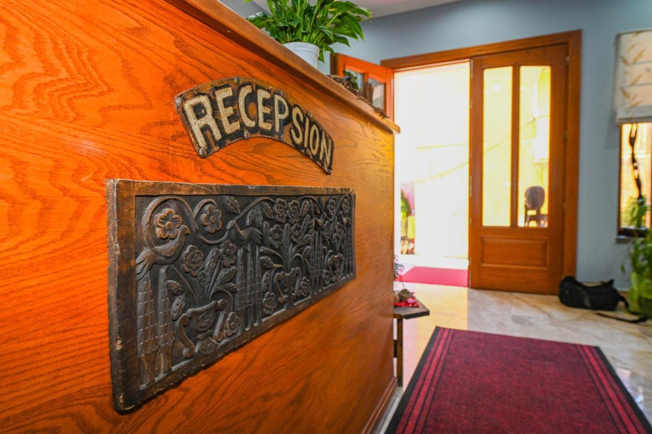Hotel Epoka Шкодер Экстерьер фото