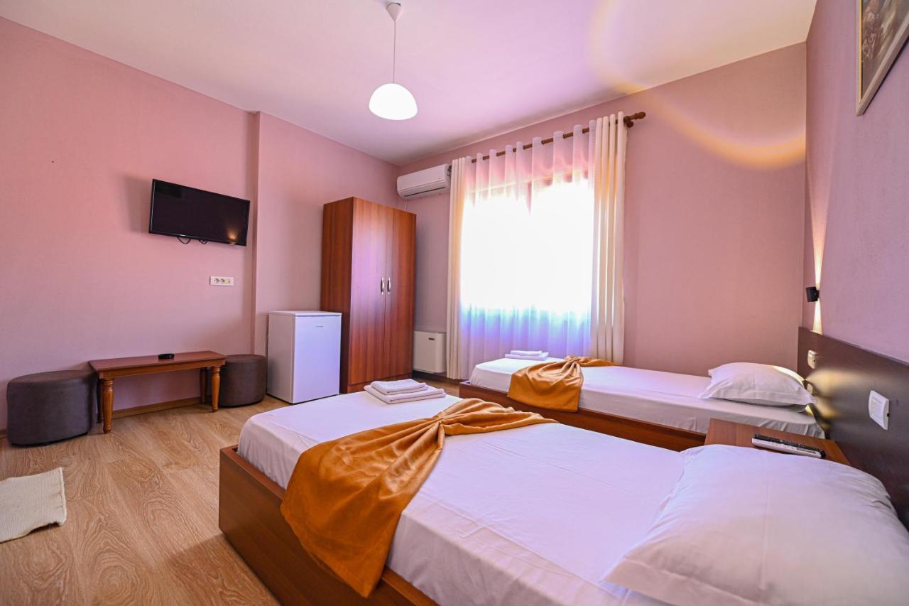 Hotel Epoka Шкодер Экстерьер фото